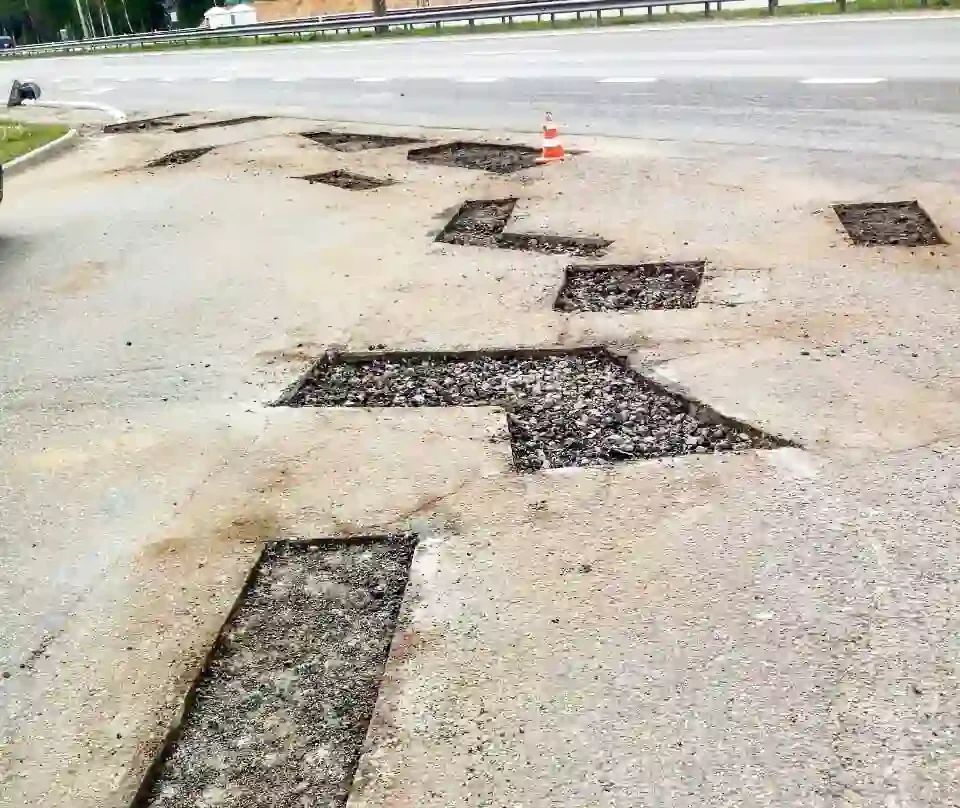 Дорожные работы в Минске - ямочный ремонт асфальта