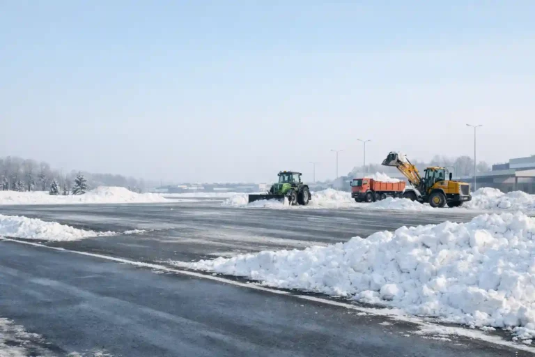 Способы чистки снега на территории в Минске